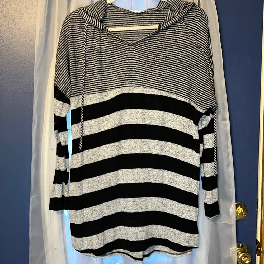 Bombom Black and Gray Hooded Sweater